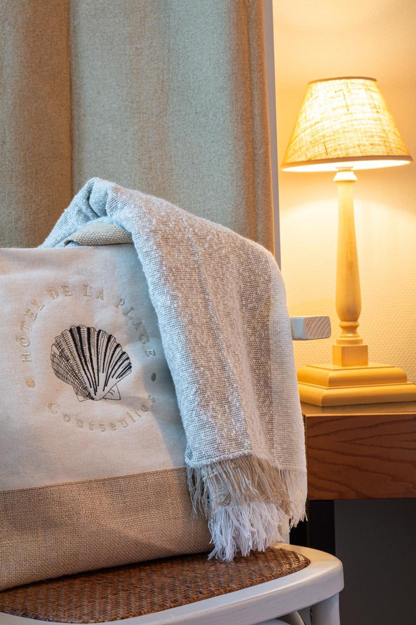 Hotel De La Plage Courseulles-sur-Mer Zewnętrze zdjęcie