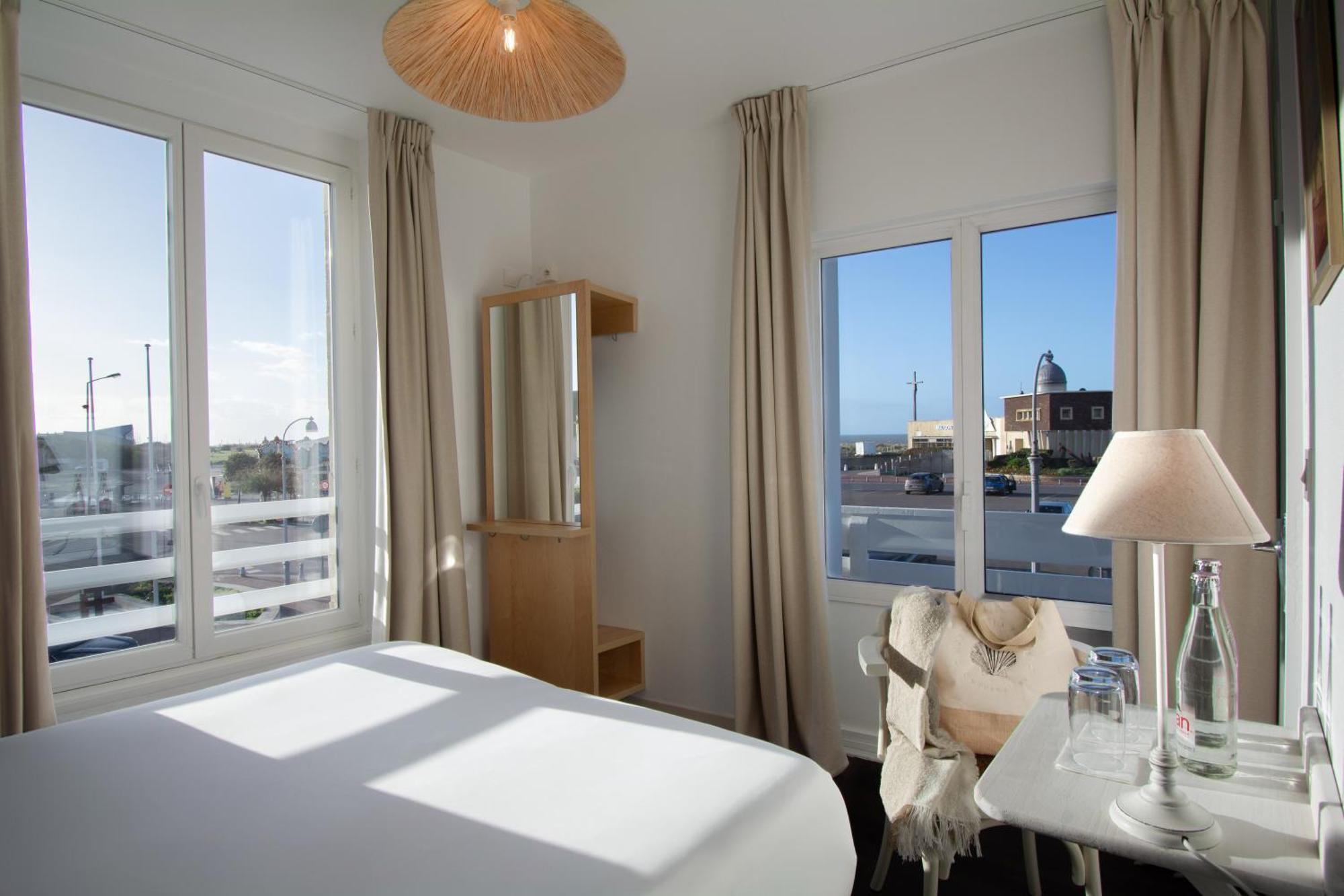 Hotel De La Plage Courseulles-sur-Mer Zewnętrze zdjęcie