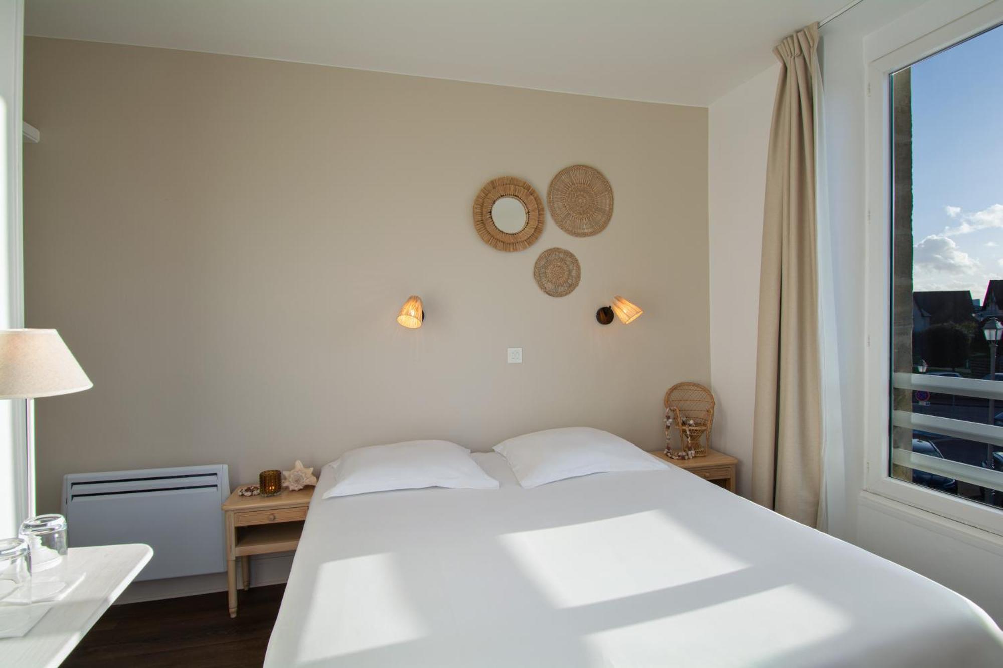 Hotel De La Plage Courseulles-sur-Mer Zewnętrze zdjęcie